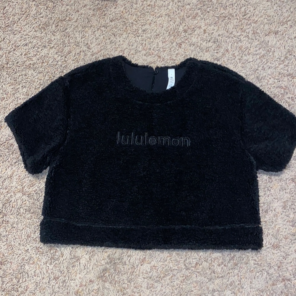 lululemon sherpa crop top